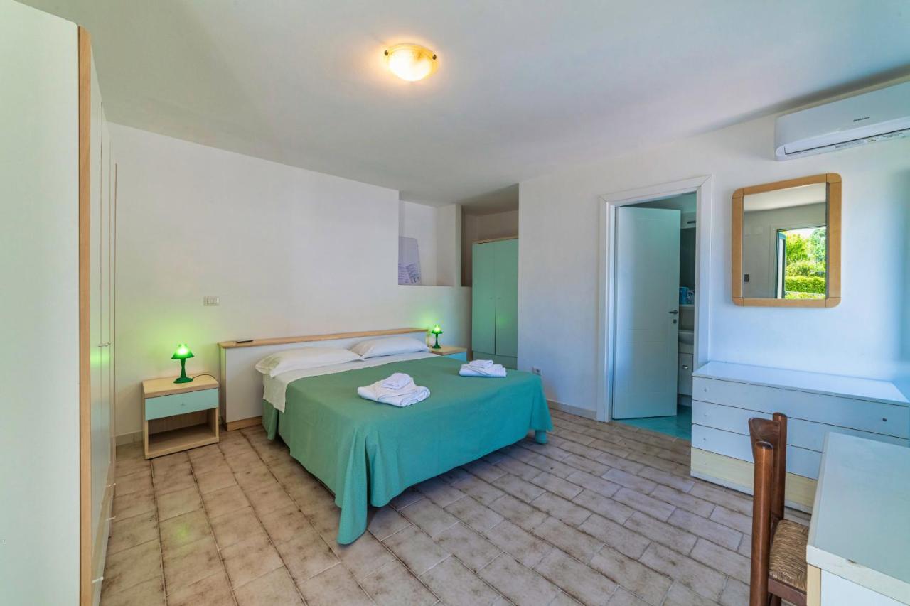 Albergo Le Querce Ponza Bagian luar foto