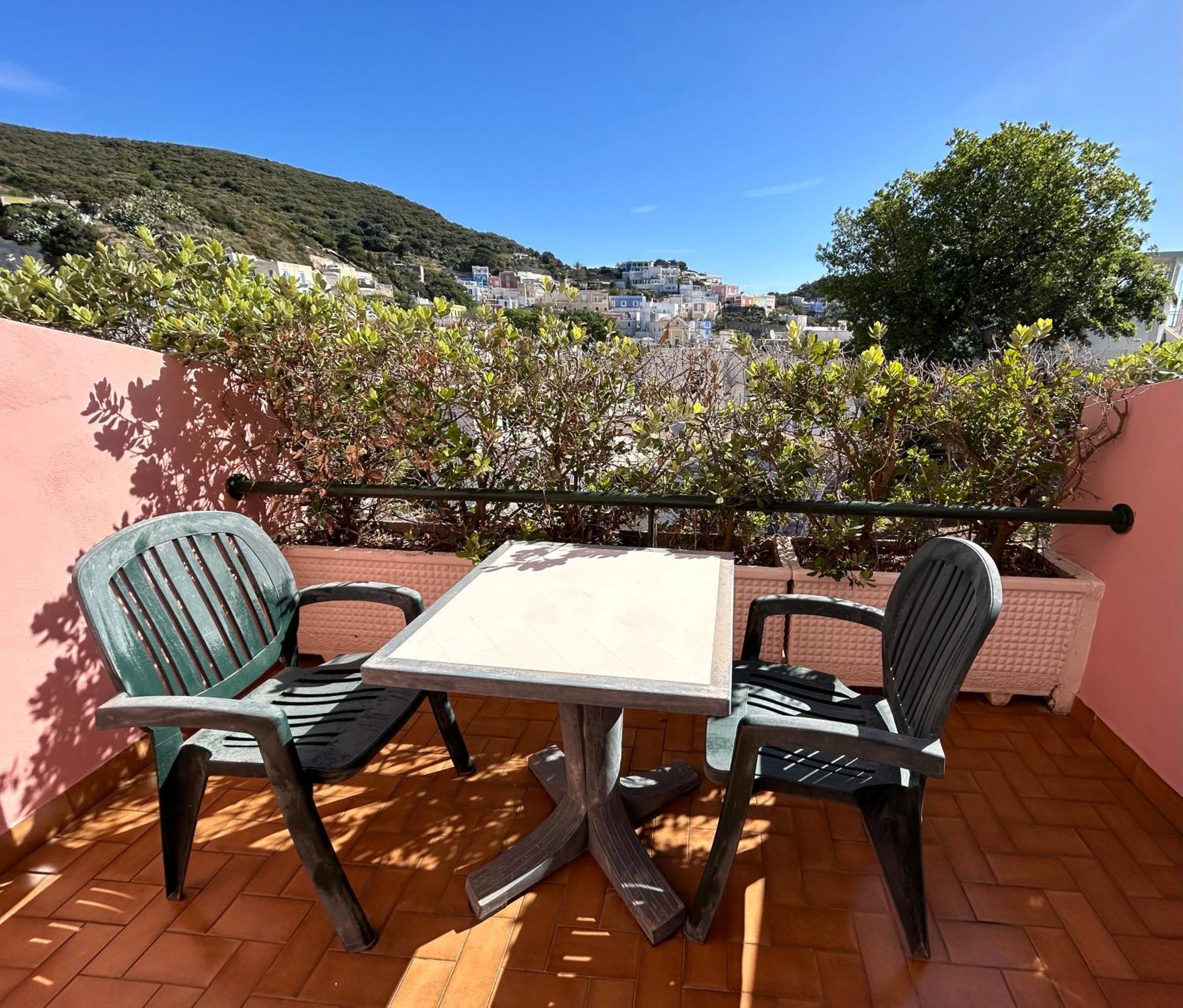 Albergo Le Querce Ponza Bagian luar foto