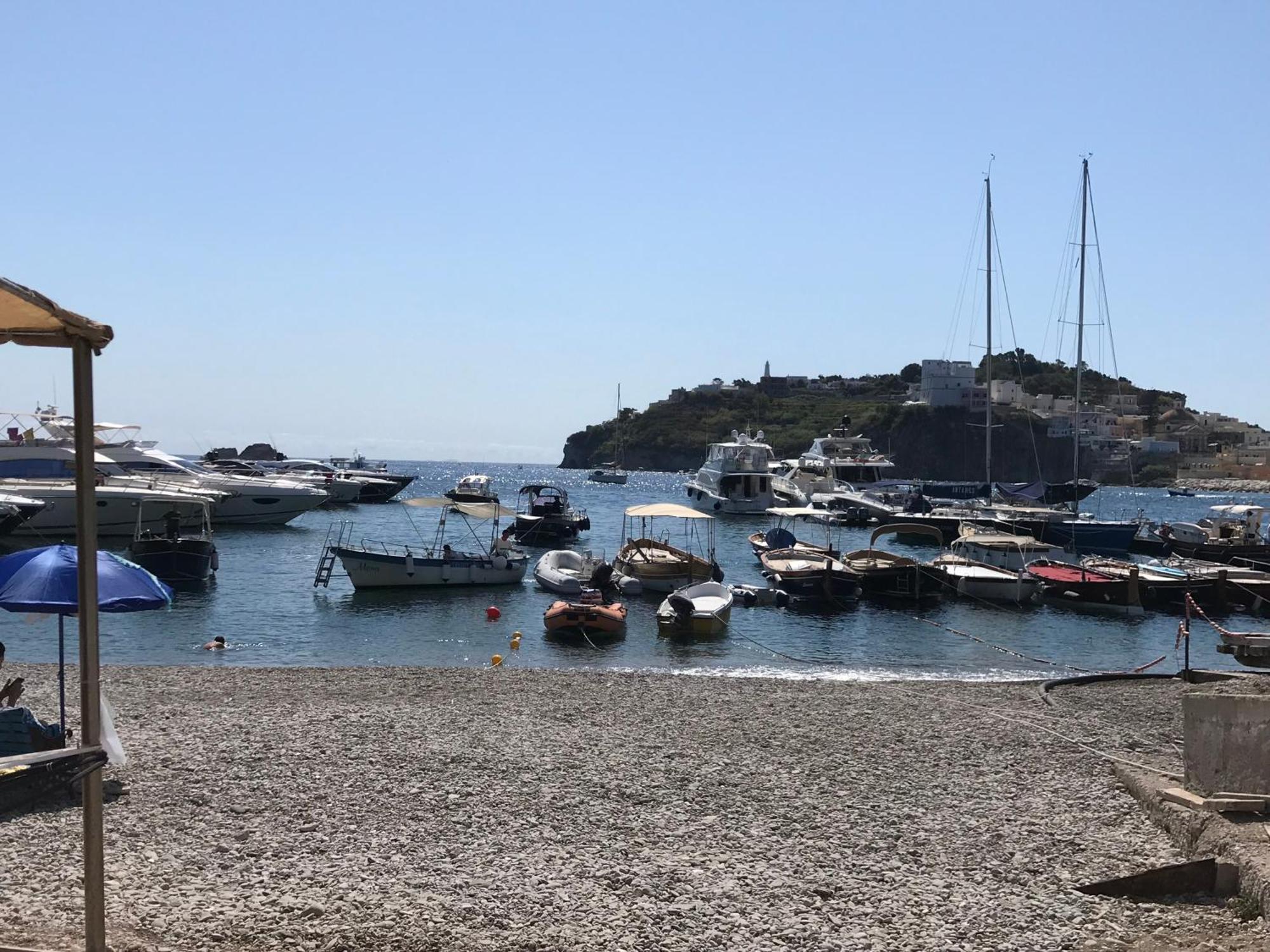 Albergo Le Querce Ponza Bagian luar foto